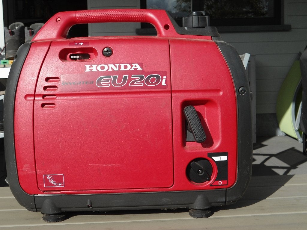 generator honda eu20i, Doe-het-zelf en Bouw, Ophalen, Zo goed als nieuw, Benzine, Geluidgedempt