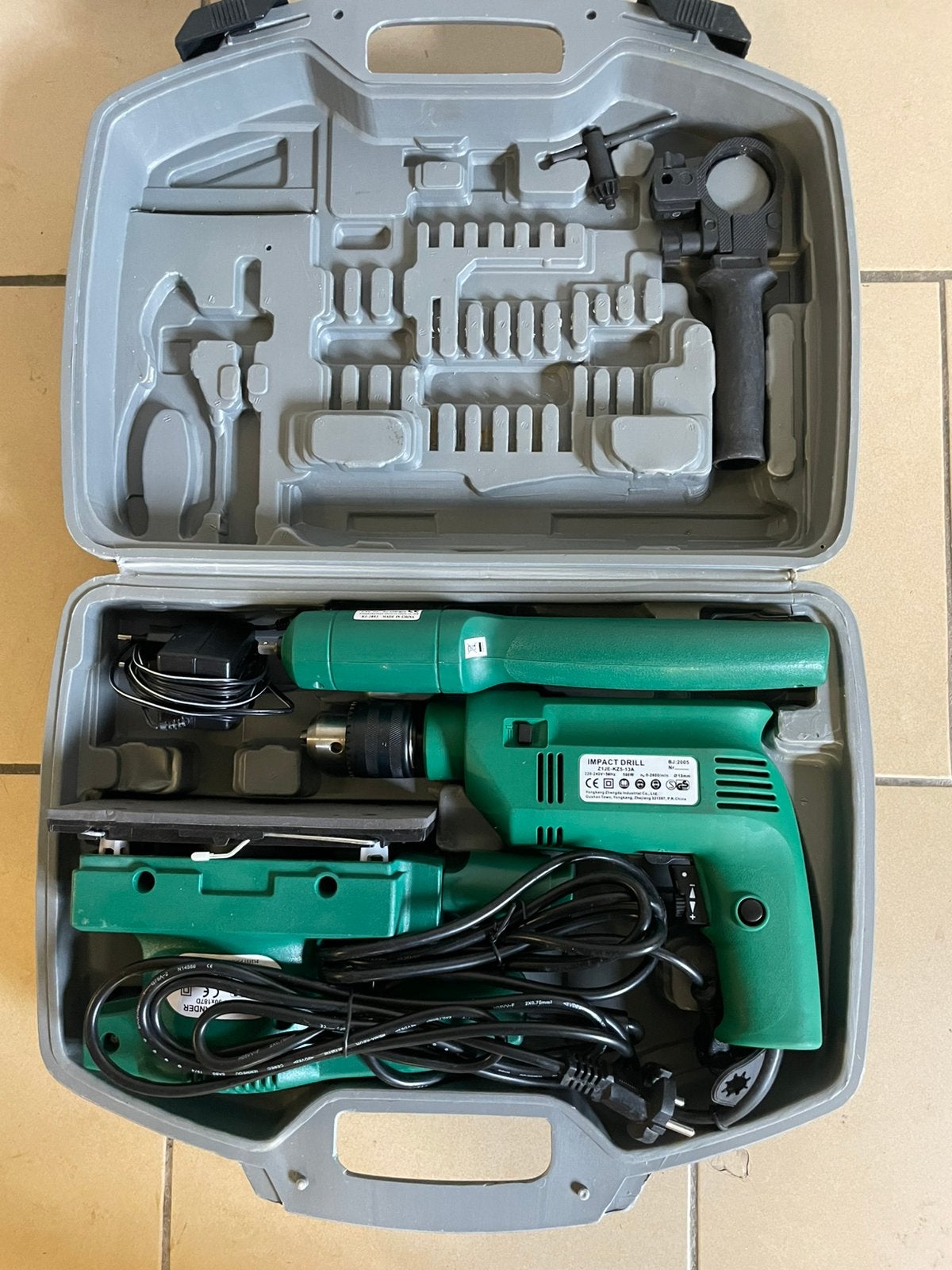 Boormachine, schuurmachine, elektrische schroevendraaier, Doe-het-zelf en Bouw, Ophalen of Verzenden, Zo goed als nieuw