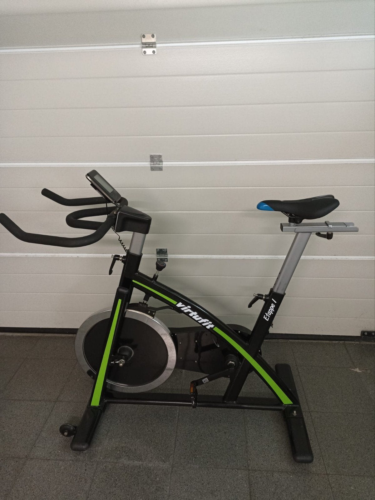 Vélo de spinning VirtuFit Stage 1, Sports & Fitness, Appareils de fitness, Enlèvement, Vélo de spinning