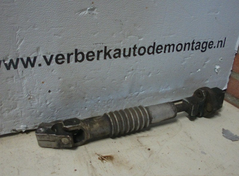 JOINT UNIVERSEL DE DIRECTION BMW 3 serie (E36 / 4), Utilisé, BMW, Petuelring 130
80809  München, DE, Bayerische Motoren Werke AG