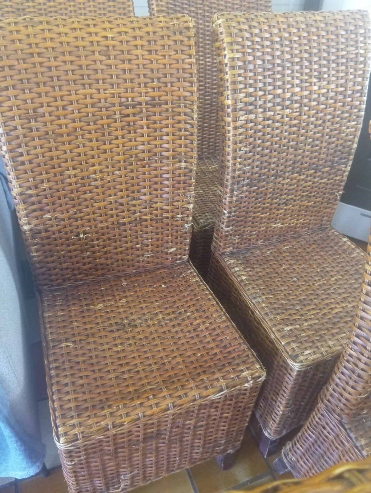 Stoelen te koop.18 Euro per stuk verkrijgbaar of 6 stuks, Huis en Inrichting, Stoelen, Ophalen