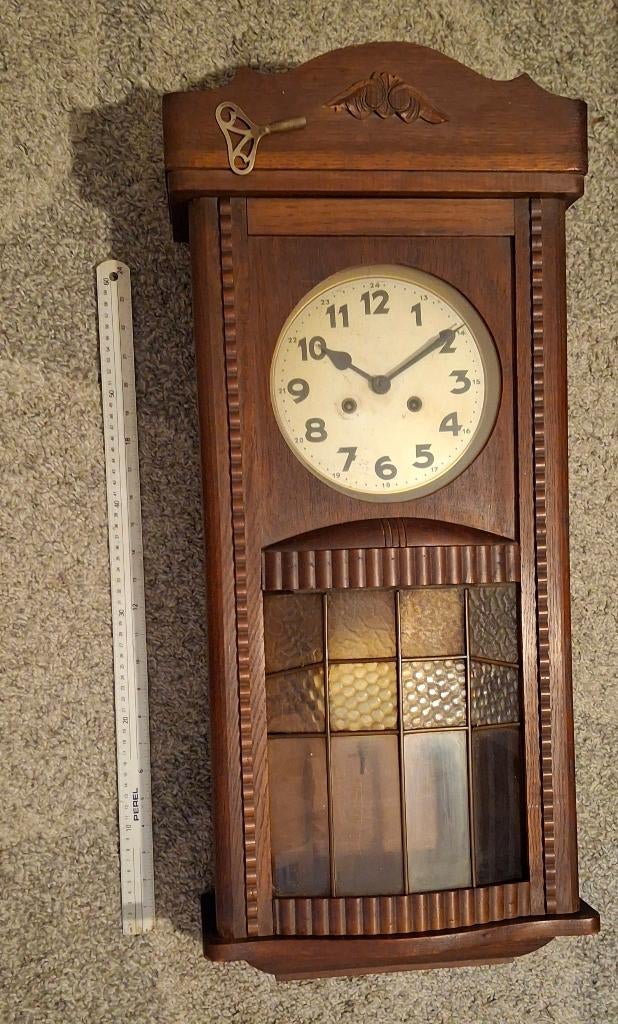 ANCIENNE HORLOGE murale en bois et vitraux, Enlèvement