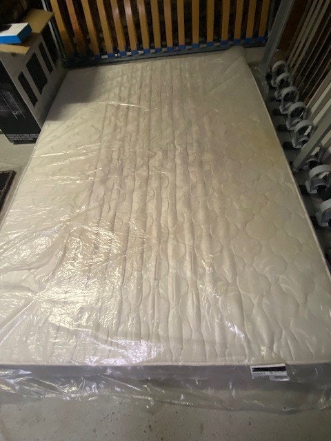 Volledig bed met matras (Gratis), Huis en Inrichting, Slaapkamer | Bedden, Ophalen, Zwart, Tweepersoons, 140 cm