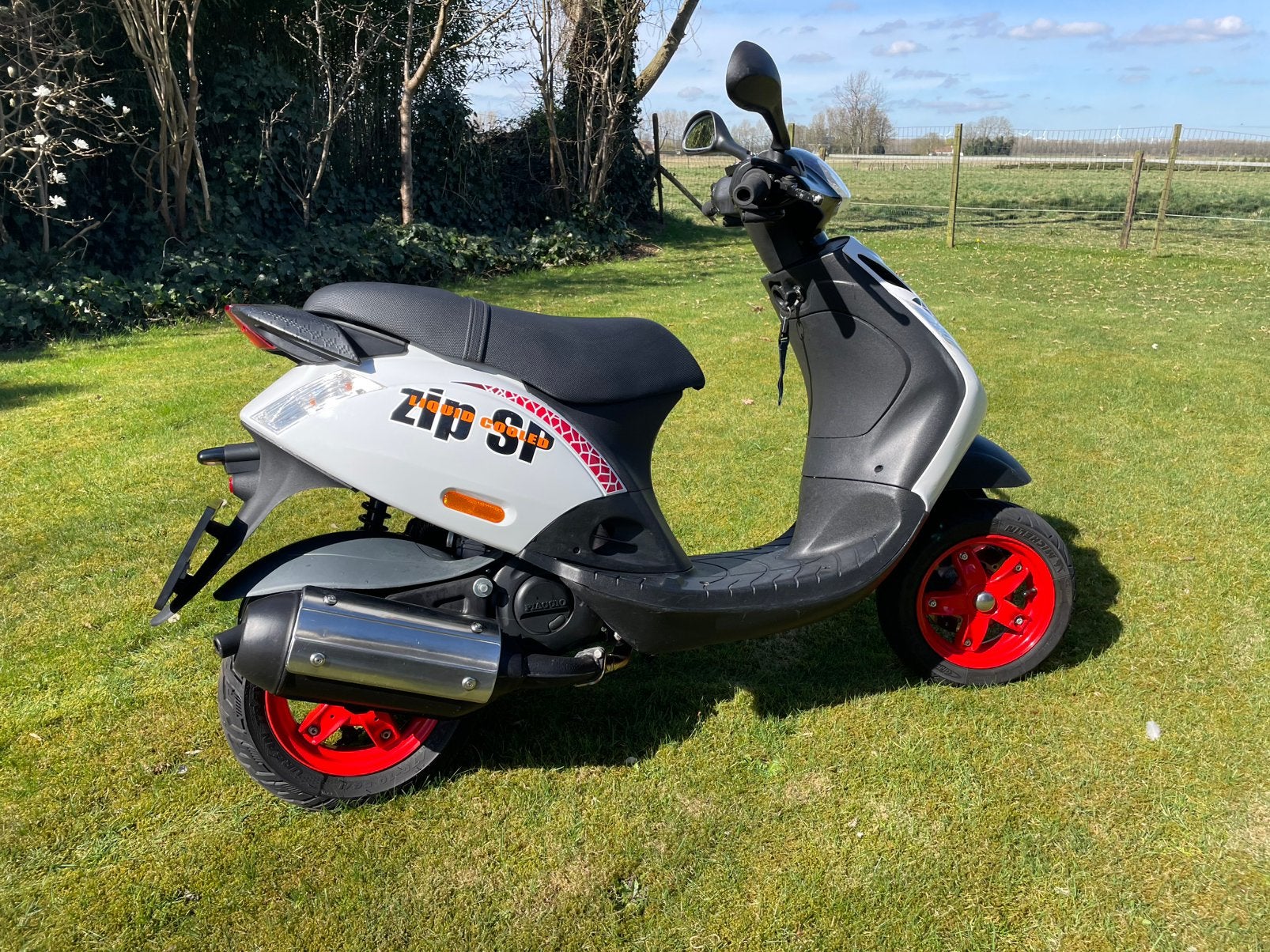 Piaggio Zip SP h2o 172cc A2 – 21,3 PK – Unieke uitvoering, Fietsen en Brommers, Scooters | Piaggio, Ophalen, Zo goed als nieuw
