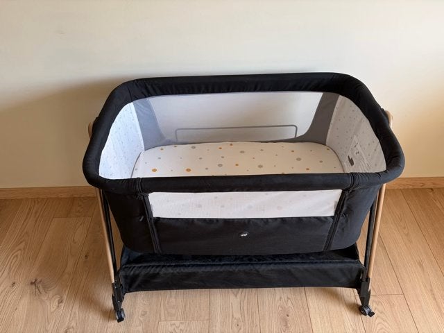 Puck Co-Sleeper Claire (Zwart / Goud), Kinderen en Baby's, Babywiegjes en Ledikanten, Ophalen, Zo goed als nieuw, Wieg