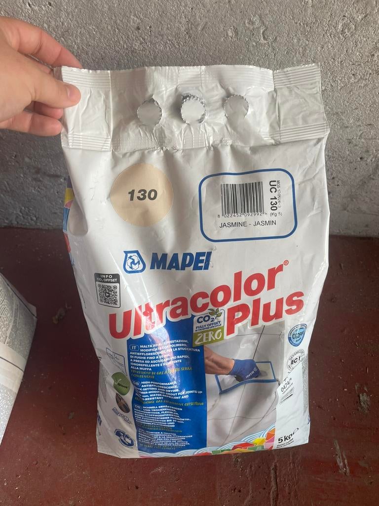 2x mapei 130 voegsel voor tegels, Ophalen