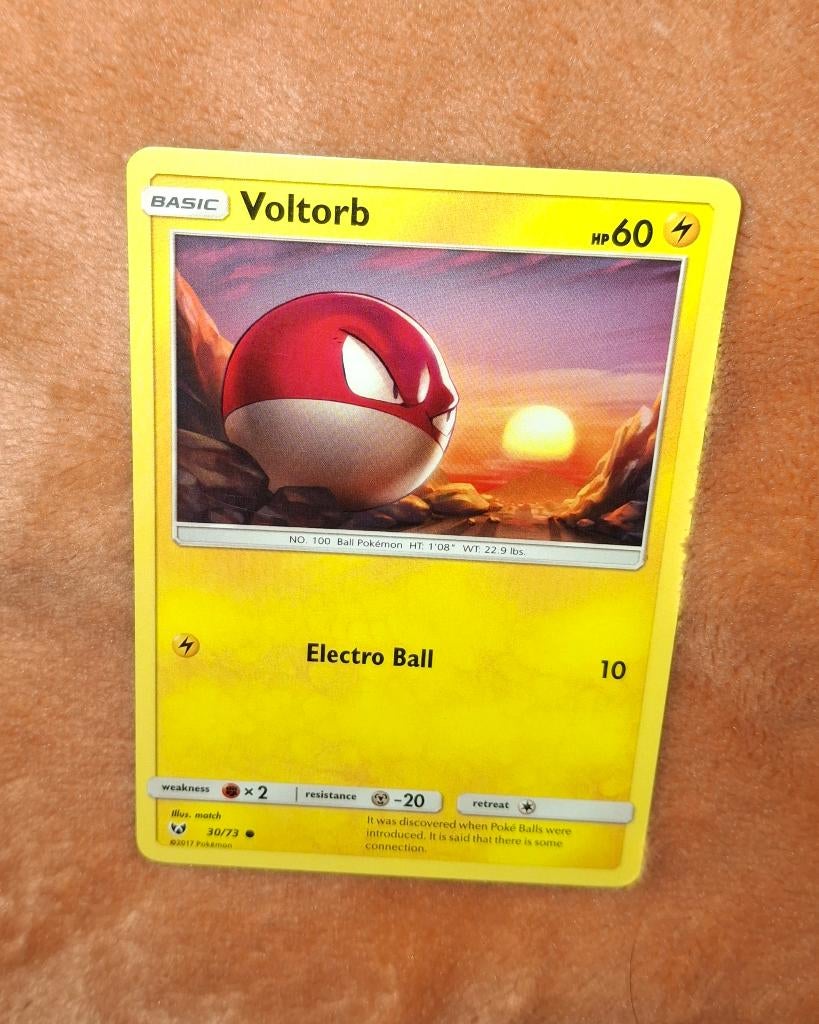Shining Legends Voltorb Pokémon kaart te ruil, Ophalen of Verzenden, Zo goed als nieuw, Meerdere kaarten, Foil