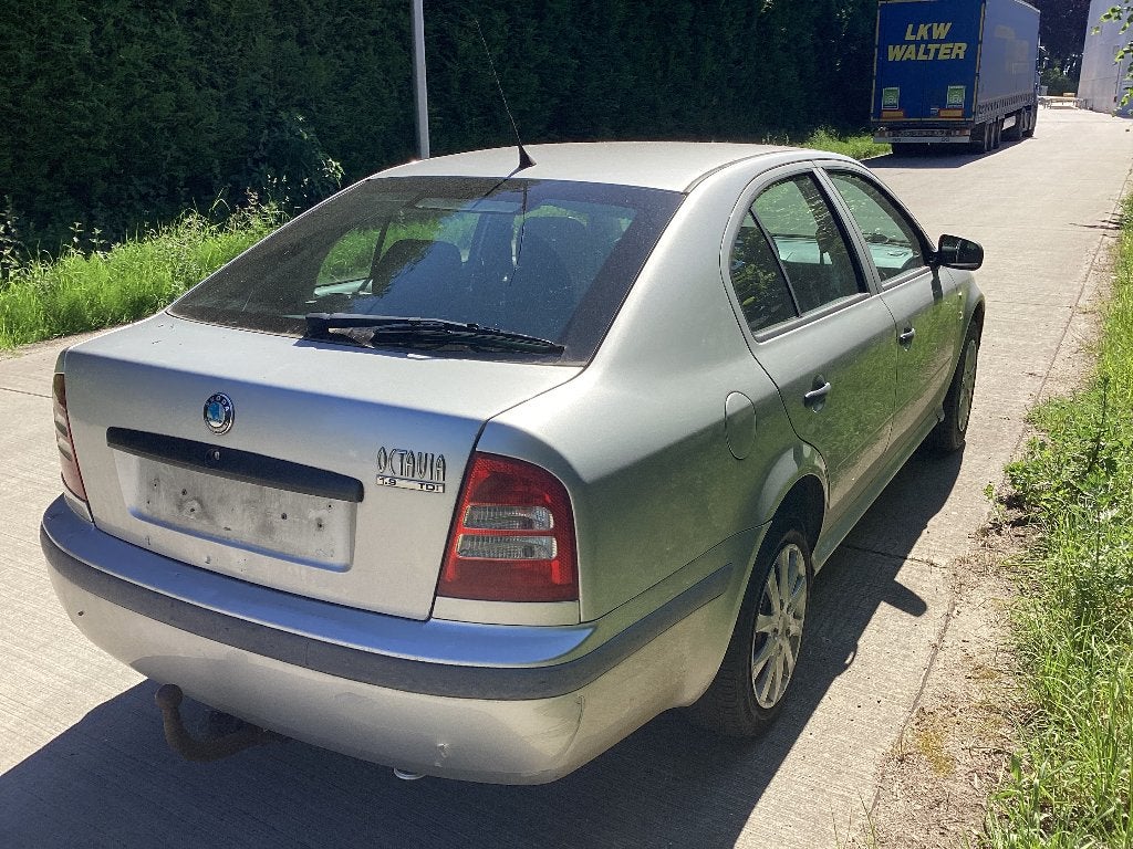 Skoda Octavia Tdi,  no papers, Autos : Divers, Voitures accidentées, Argent ou Gris, Boîte manuelle, Enlèvement, Skoda