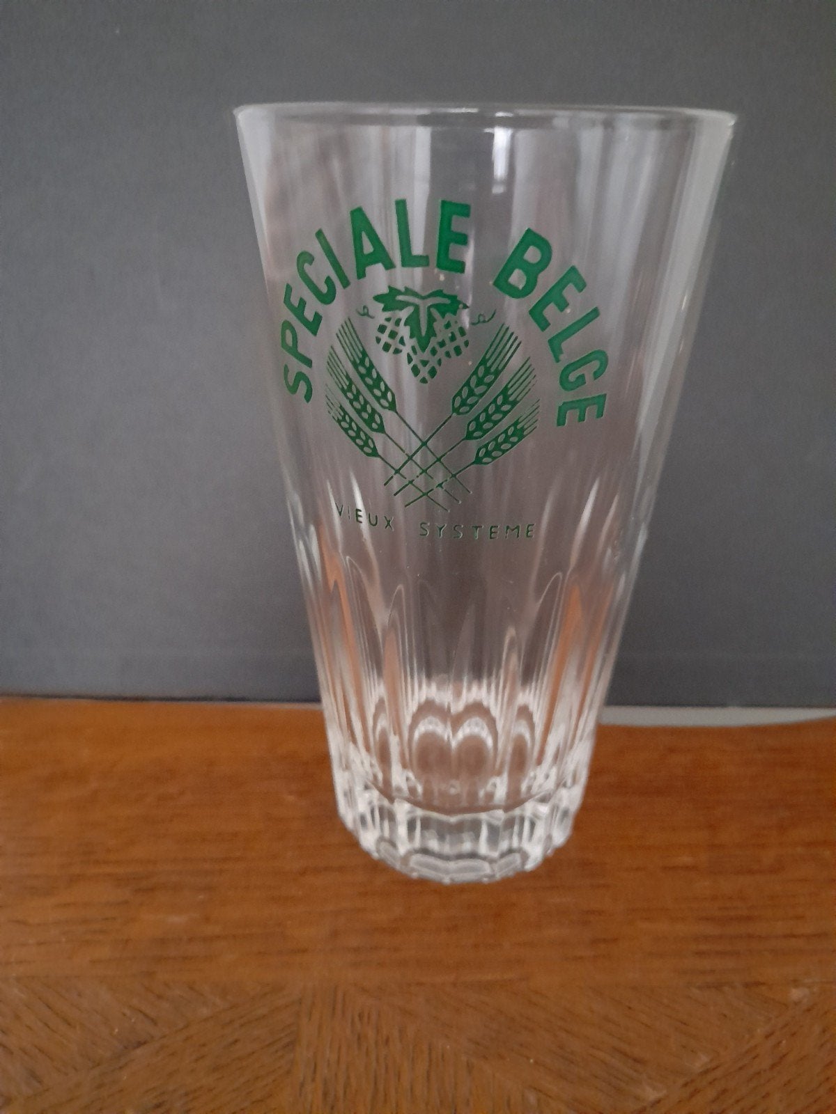 verre à bière spécial belge, Collections, Verres & Petits Verres, Enlèvement ou Envoi, Verre à bière