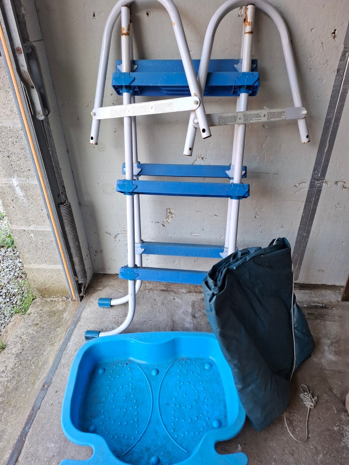 Fournitures de piscine INTEX., Enlèvement