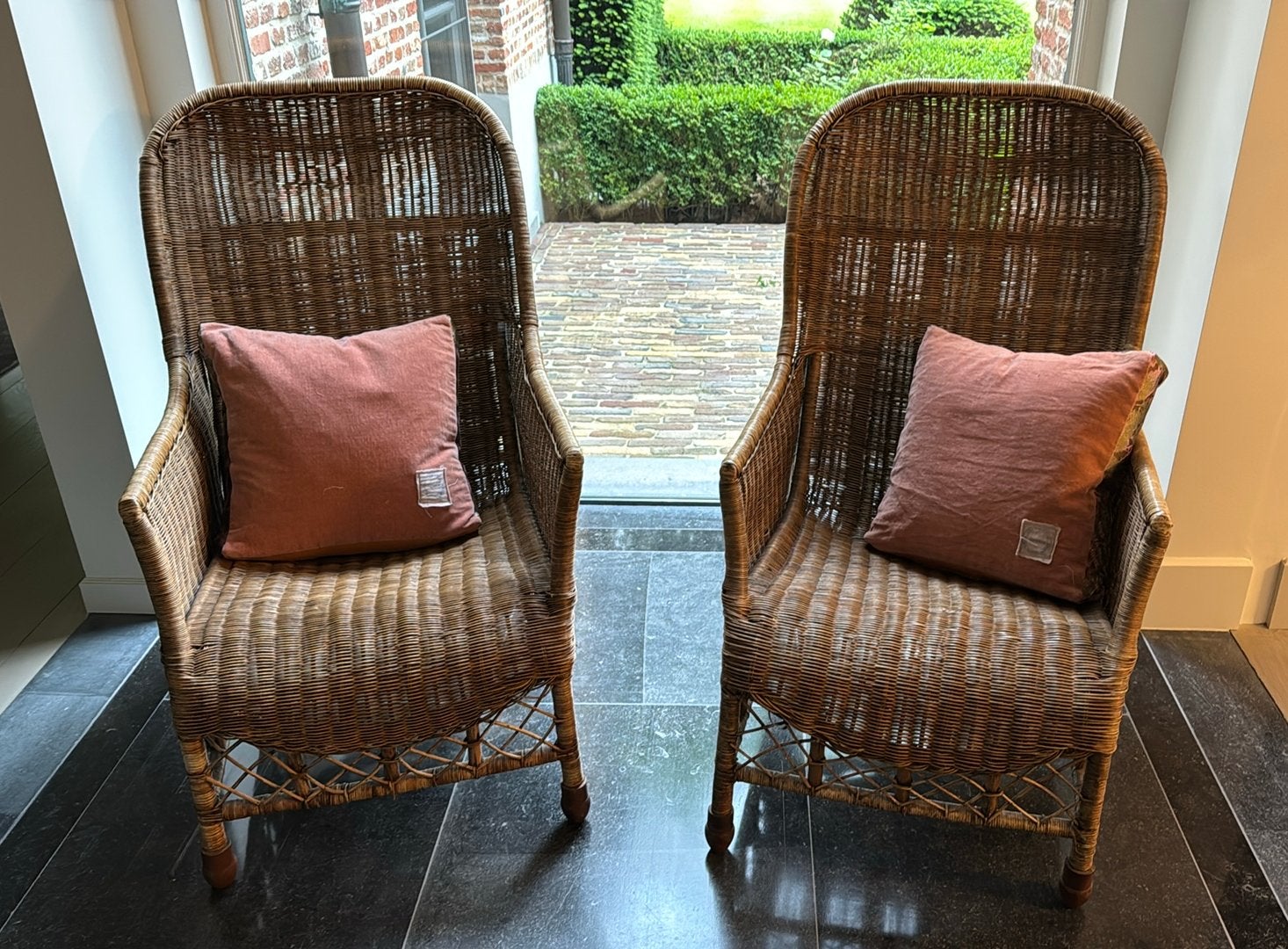 2 Rotanstoelen met kussen, Ophalen, Zo goed als nieuw