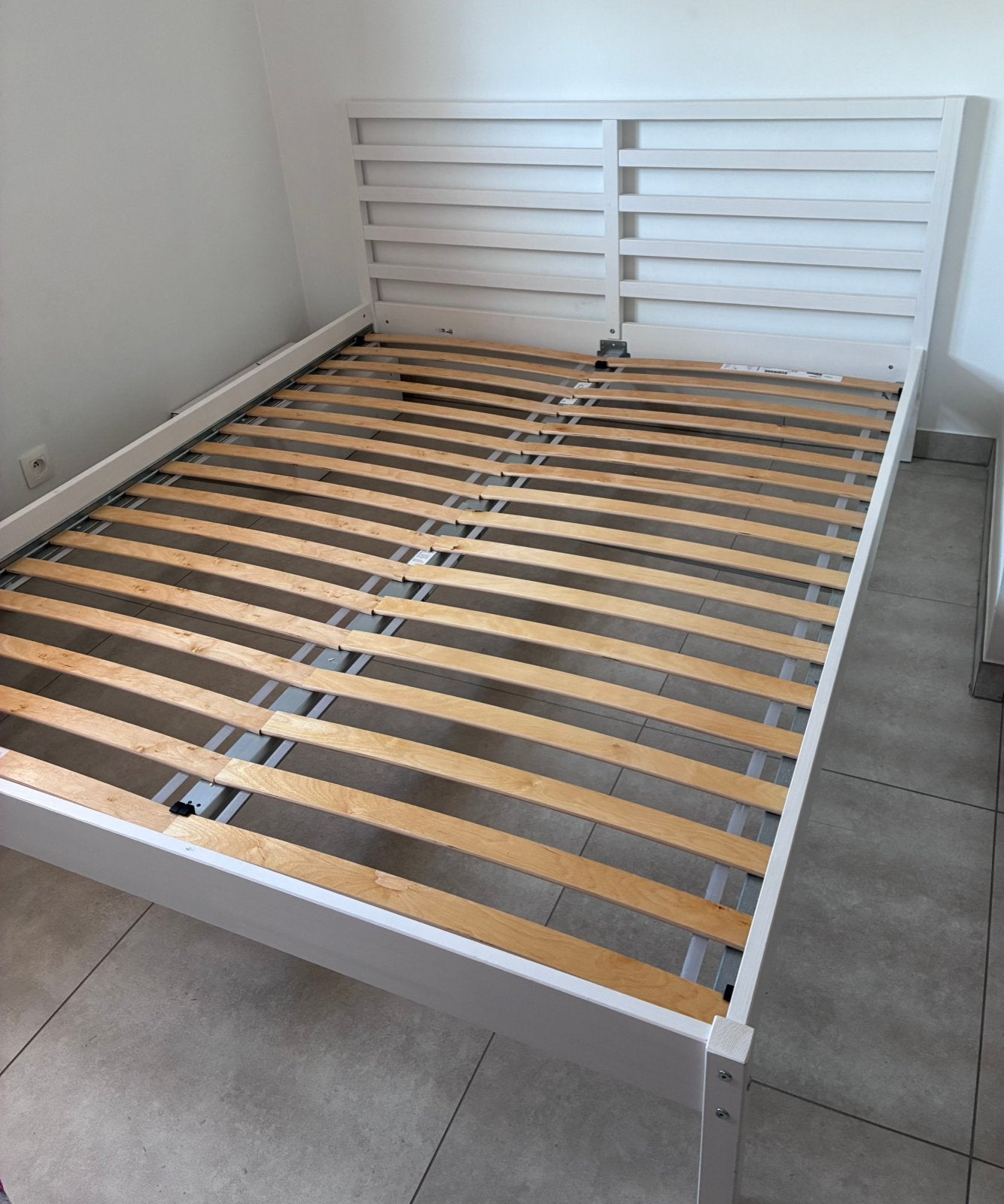 IKEA TARVA bedframe, Comme neuf, Enlèvement, 200 cm, Blanc