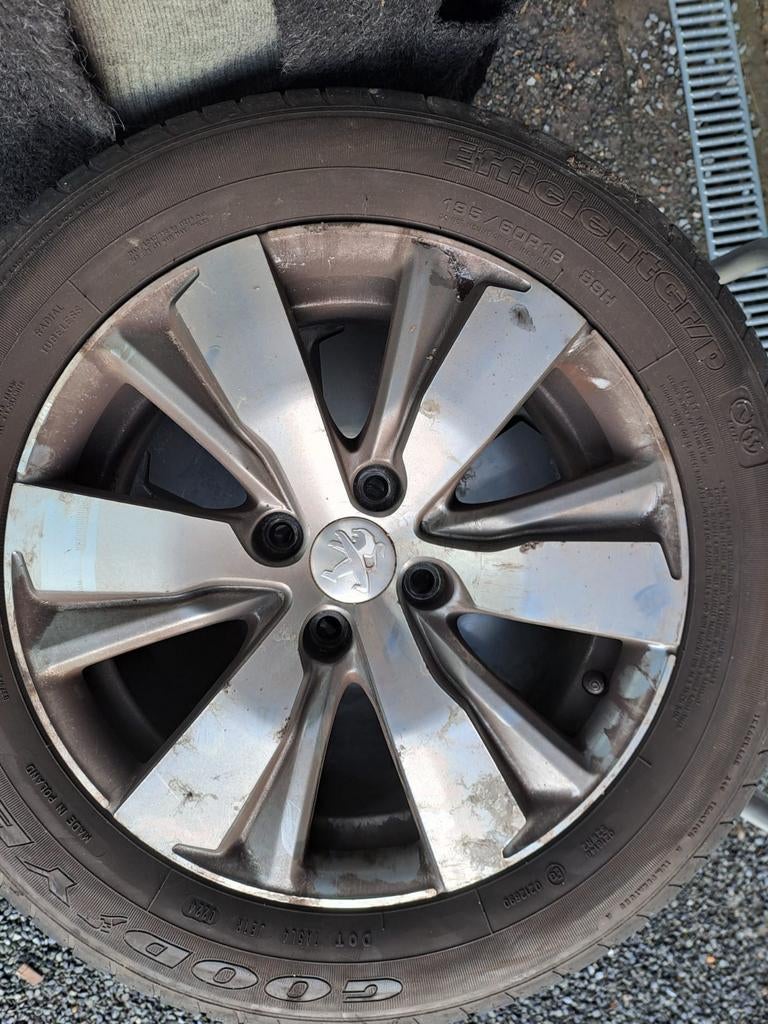 Peugeot velgen 16inh 4x108 band gaan nog mee, Auto-onderdelen, Ophalen, Velg(en)