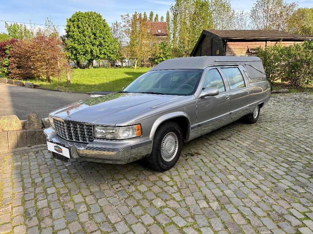 Hearse V8 uit de eerste hand gereden 80000 kmCar pass Belge, Auto's, Automaat, Achterwielaandrijving, 8 cilinders, Overige bekleding