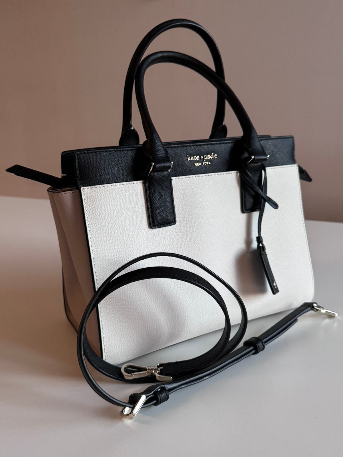 Kate Spade Cameron handtas / schoudertas – zwart, wit & roze, Ophalen of Verzenden, Zo goed als nieuw, Wit, Handtas