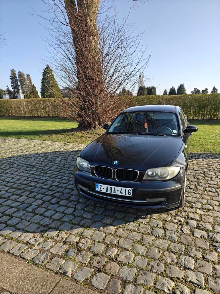 Bmw 118D goede staat, start rijd goed!, Auto's, BMW, Zwart, 4 cilinders, Zwart, Bedrijf