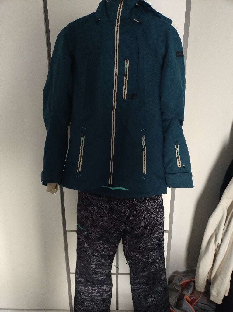 Snowboardbroek plus vest, Kleding | Dames, Maat 38/40 (M), Overige typen, Ophalen of Verzenden, Zo goed als nieuw