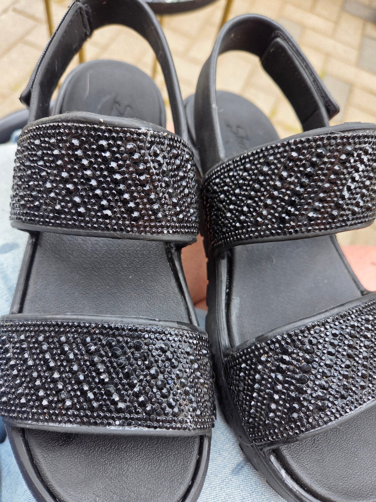sandalen, Enlèvement