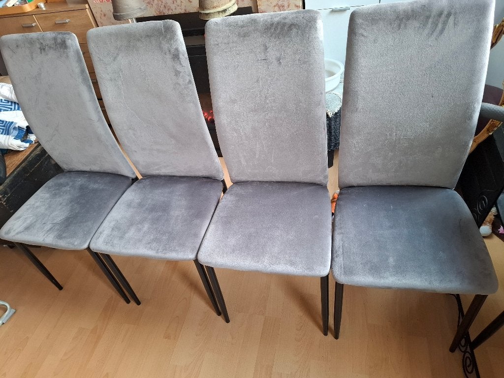 Set van 4 moderne grijze velours eetkamerstoelen, Maison & Meubles, Gris, Comme neuf, Enlèvement, Modern
