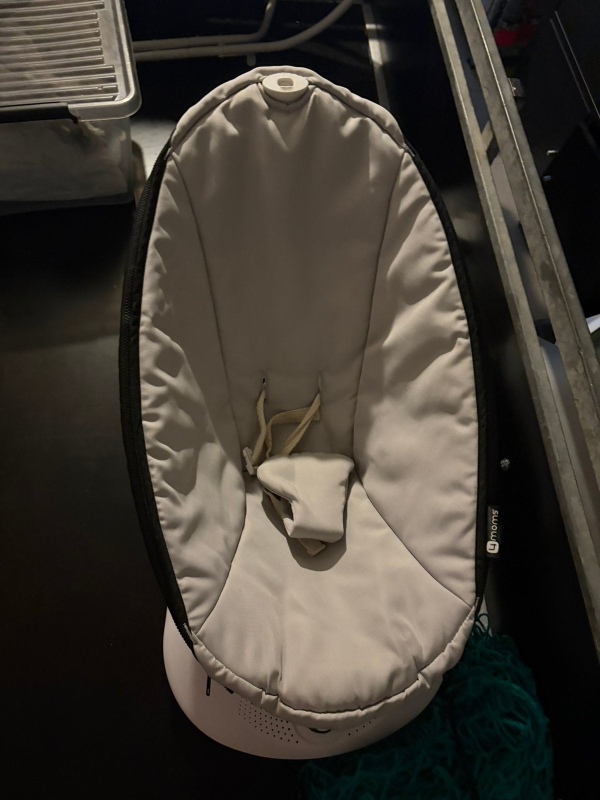 Mamaroo 4 moms elektrische schommelstoel, Kinderen en Baby's, Wipstoeltjes, Ophalen, Gebruikt, Schommelstoel