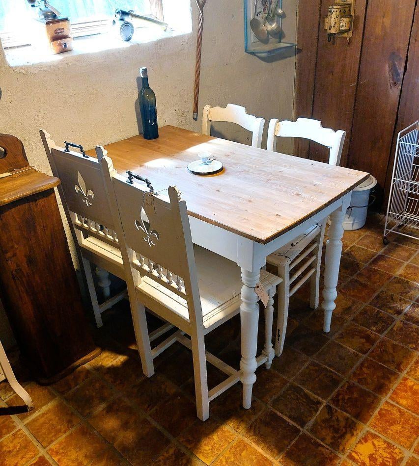 ancienne table de cuisine en bois avec tiroir   petite table, Enlèvement