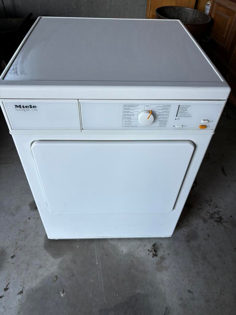 Droogkast Miele Novotronic T220, Elektronische apparatuur, Droogkasten, Ophalen, Zo goed als nieuw