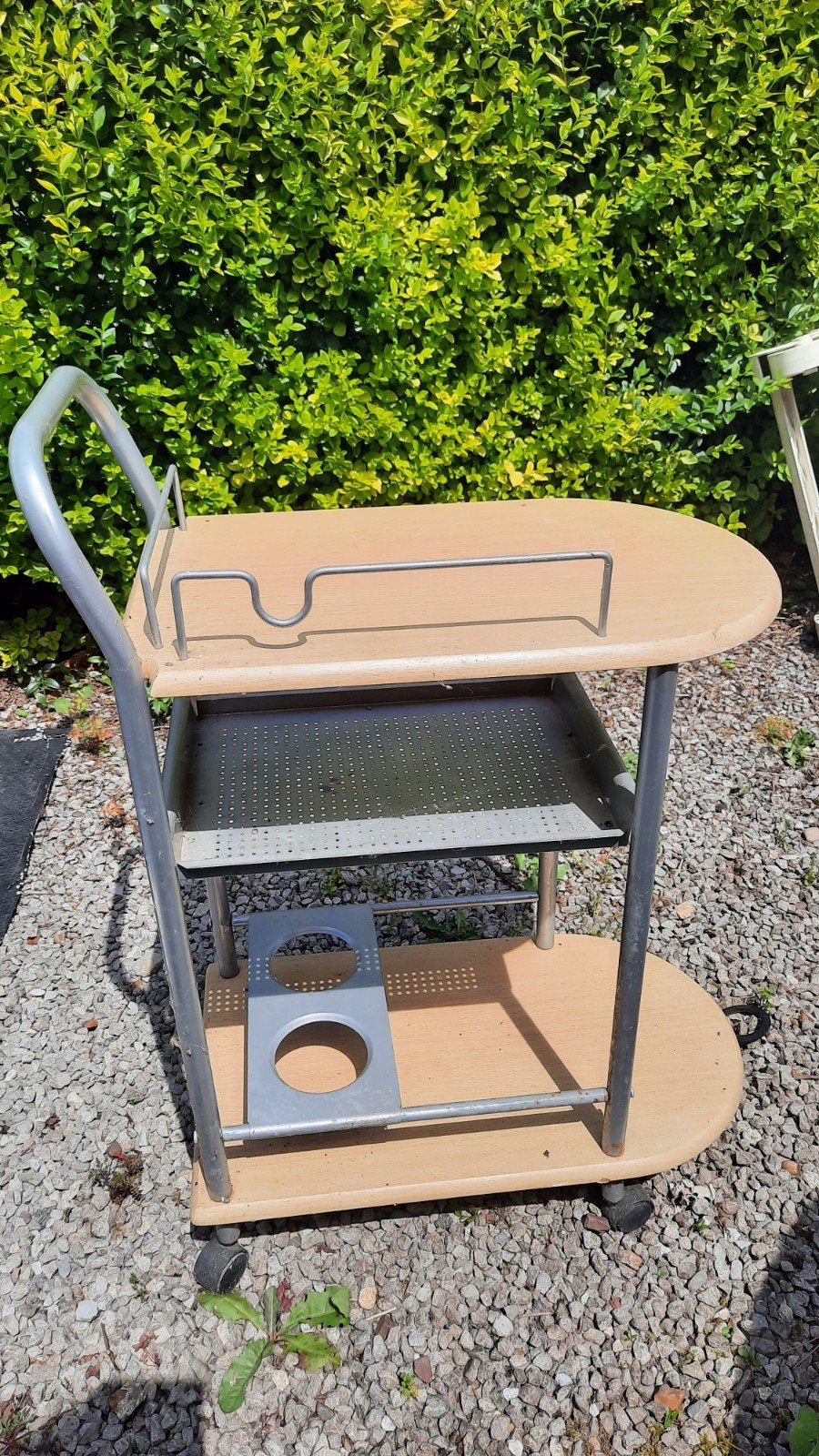 Tuintafetje op wieltjes, Ophalen