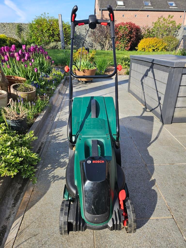 Tondeuse sur batterie bosch 18V, Tondeuses à gazon sur batterie, Tondeuse rotative, Comme neuf, 30 à 39 cm