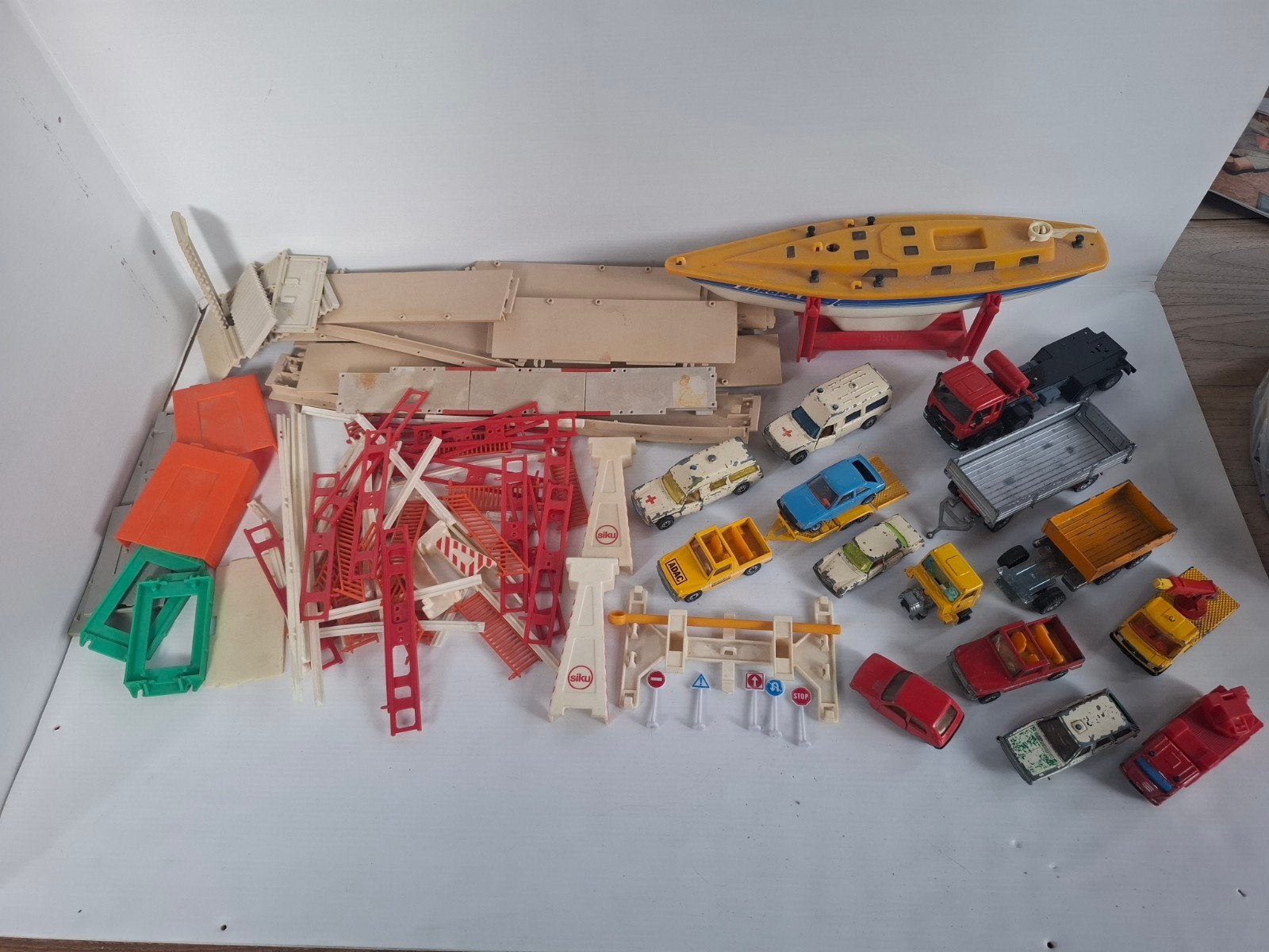 Partij Siku autootjes en bruggen, Hobby en Vrije tijd, Ophalen of Verzenden, Gebruikt, SIKU
