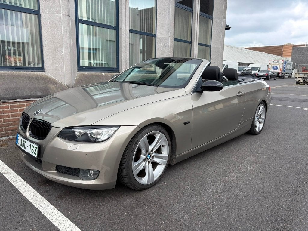 BMW 320 Cabriolet 320iA / 18" / Leder / Cruise, Autos, BMW, Cuir, Achat, Cabriolet, Noir