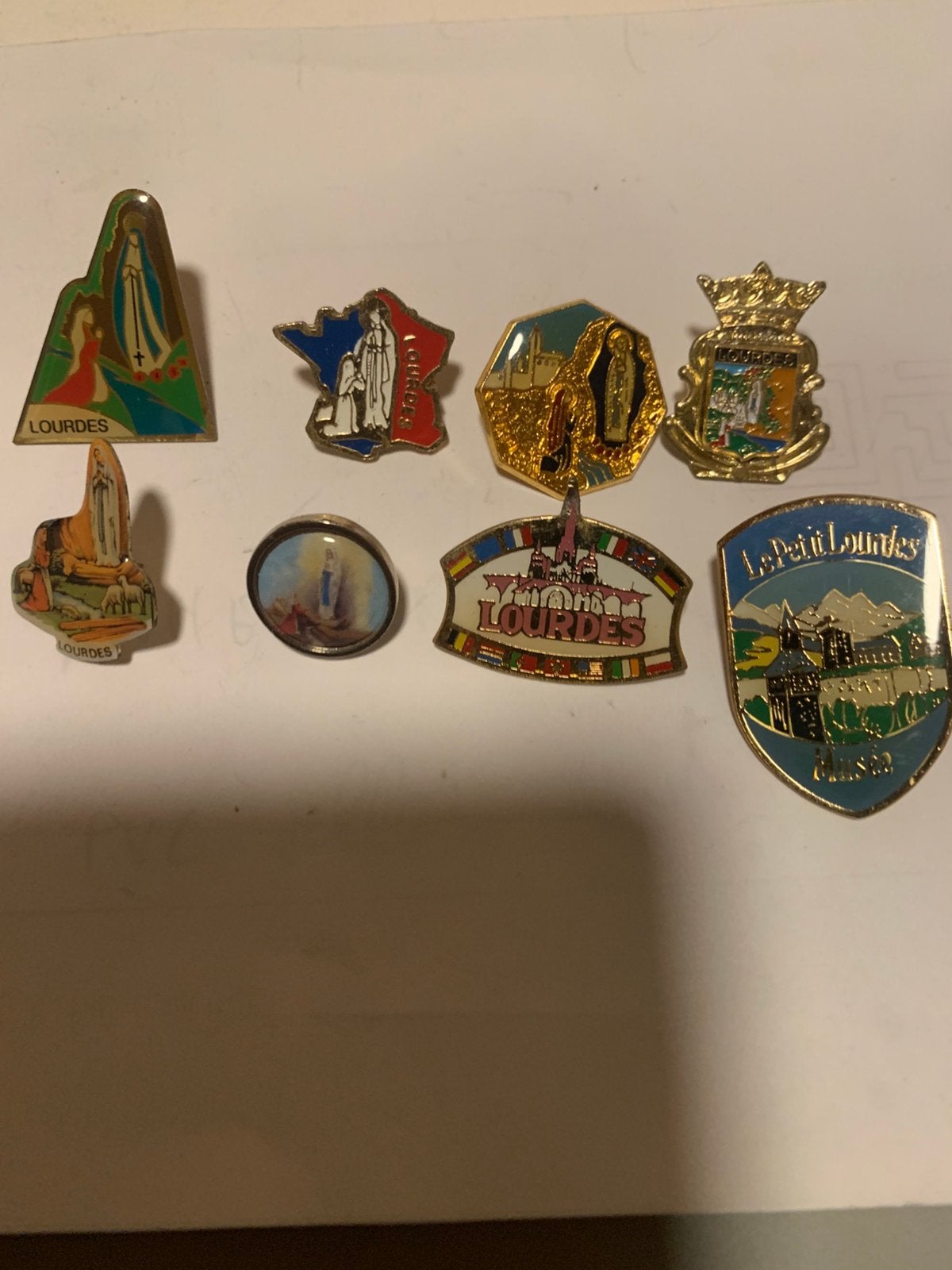 Lot van 8 retro pins van lourdes, Verzamelen, Ophalen of Verzenden, Zo goed als nieuw