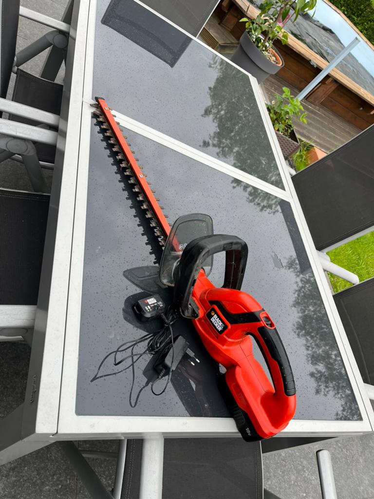 Taille haie ‘Black&Decker’., Enlèvement, Comme neuf, Batterie