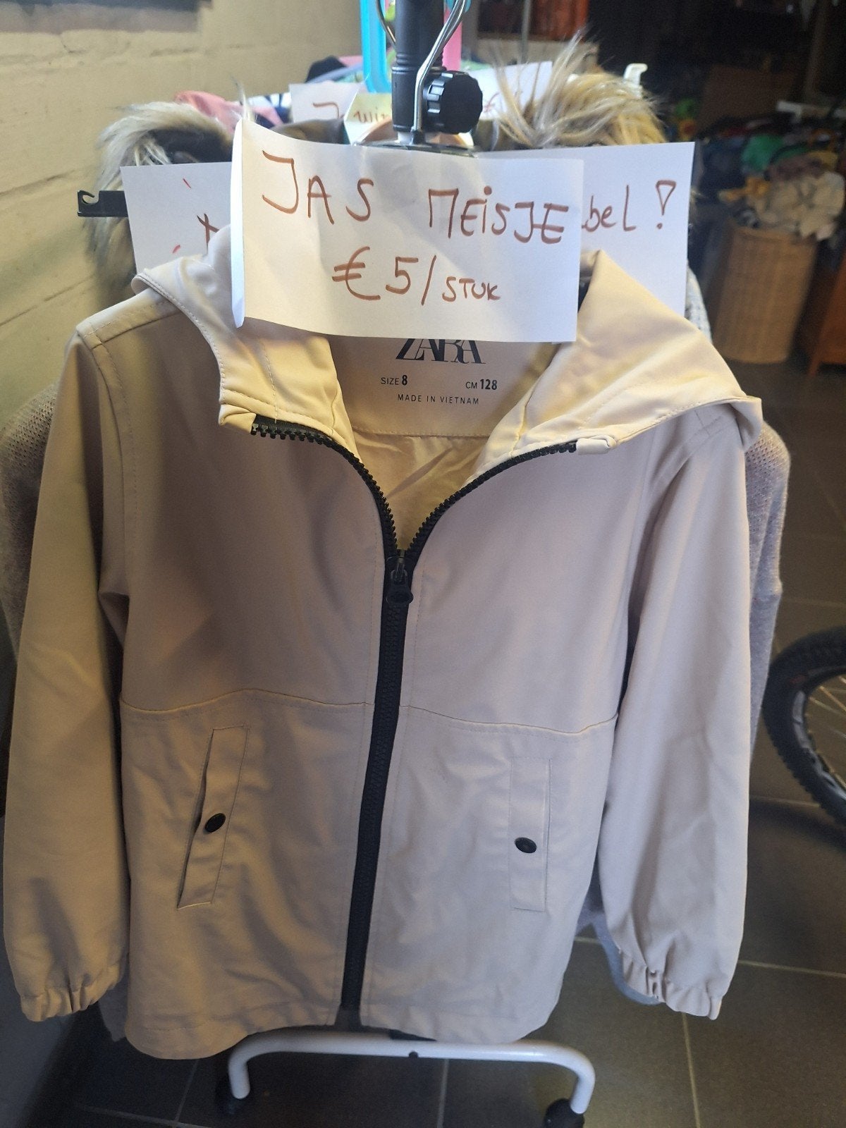 Jas meisje 128cm, Enlèvement