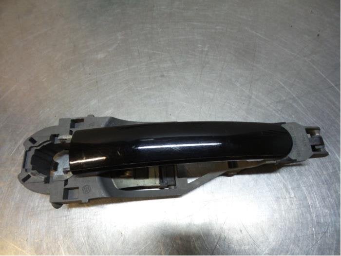 Poignée portière 2portes gauche d'un Volkswagen Polo (Polo, Autos : Pièces & Accessoires, Volkswagen, -, Utilisé, -