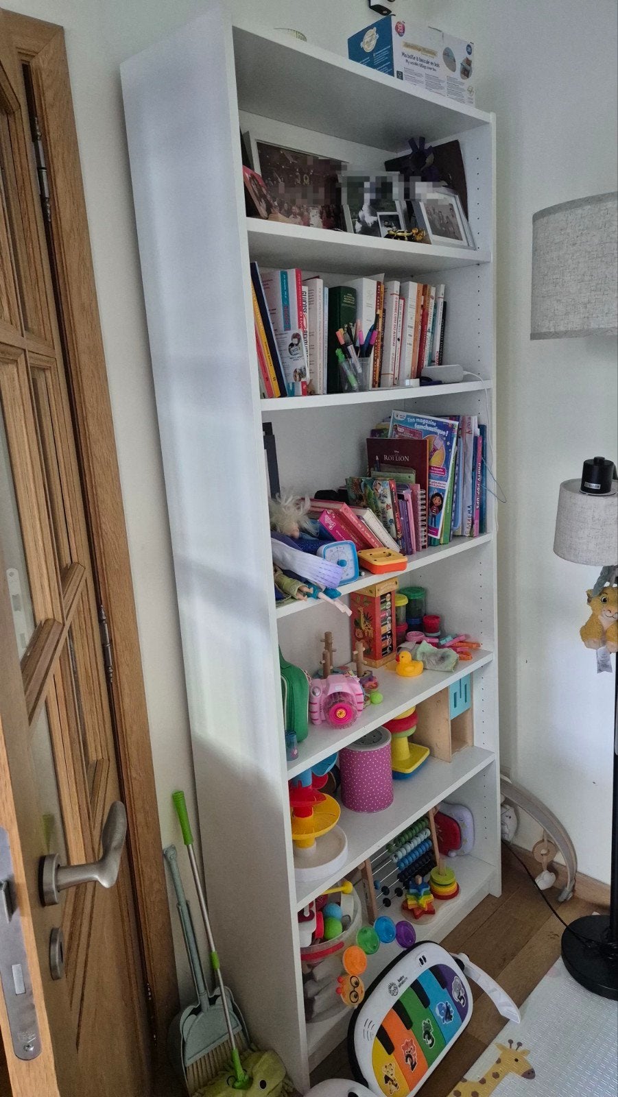 Bibliothèque blanche IKEA Billy – 80 x 28 x 202 cm, Bois blanc, Moins de 25 cm, Comme neuf, Enlèvement