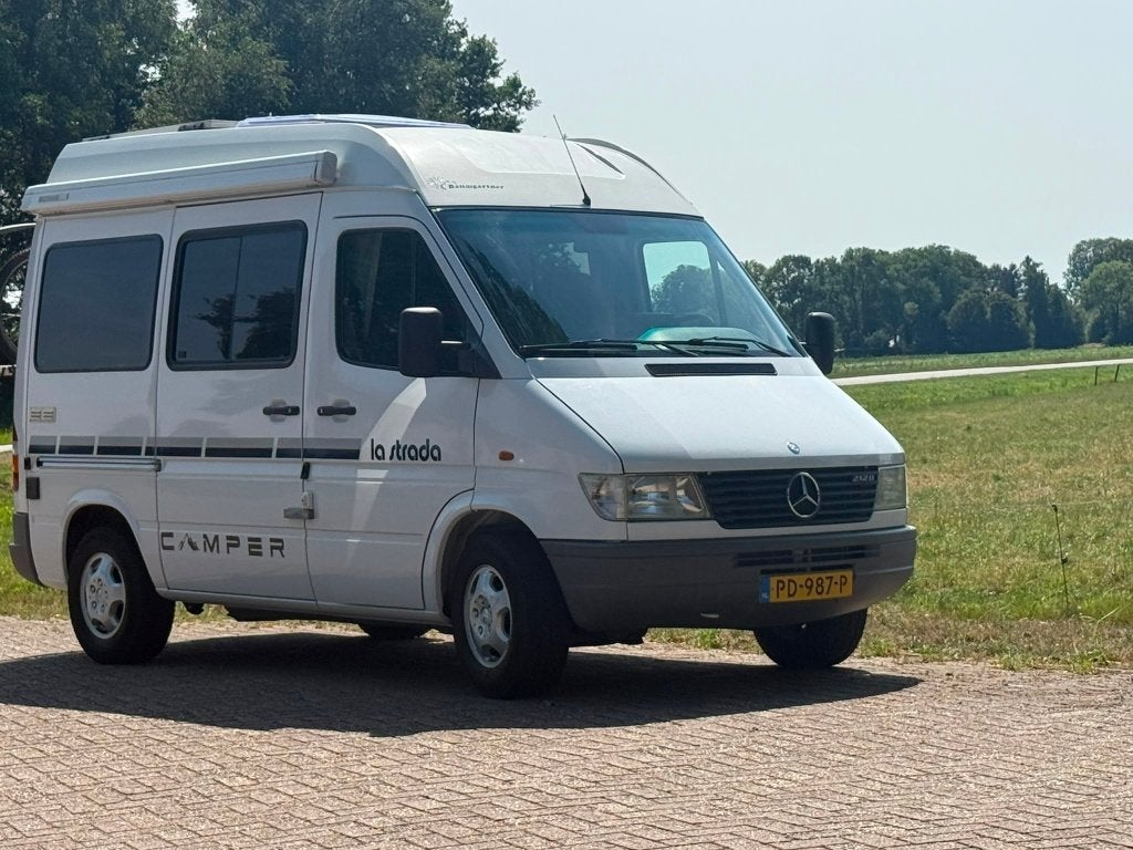 Mercedes 212 La Strada automaat airco cruise control, Caravanes & Camping, Camping-cars, Siège standard, Jusqu'à 5 mètres, Diesel