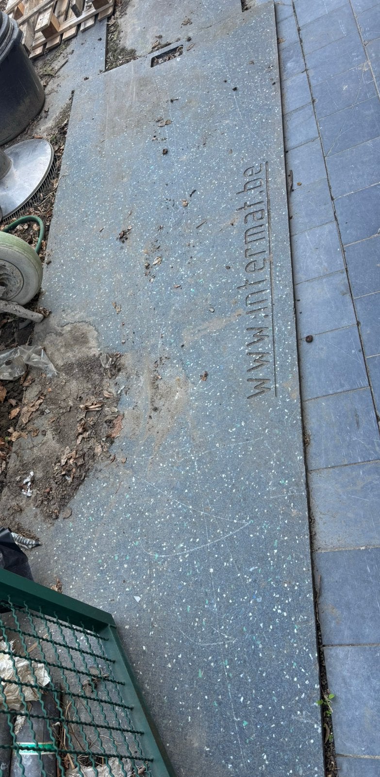 Plaques routières en plastique Intermat, Enlèvement, Utilisé, Autres matériaux, 100 mm ou plus