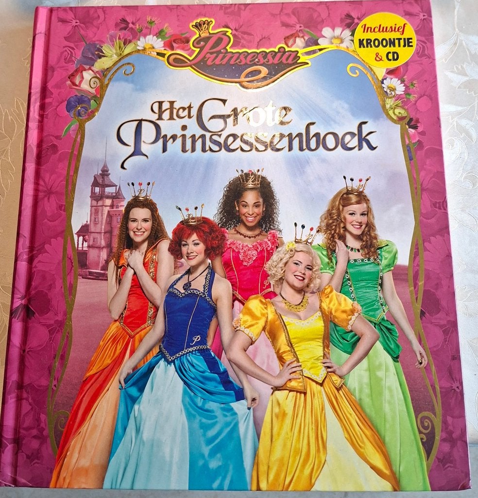 PRINSESSIA: Het Grote Prinsessenboek van Studio 100 ..., Ophalen, Zo goed als nieuw, Studio 100, Sprookjes