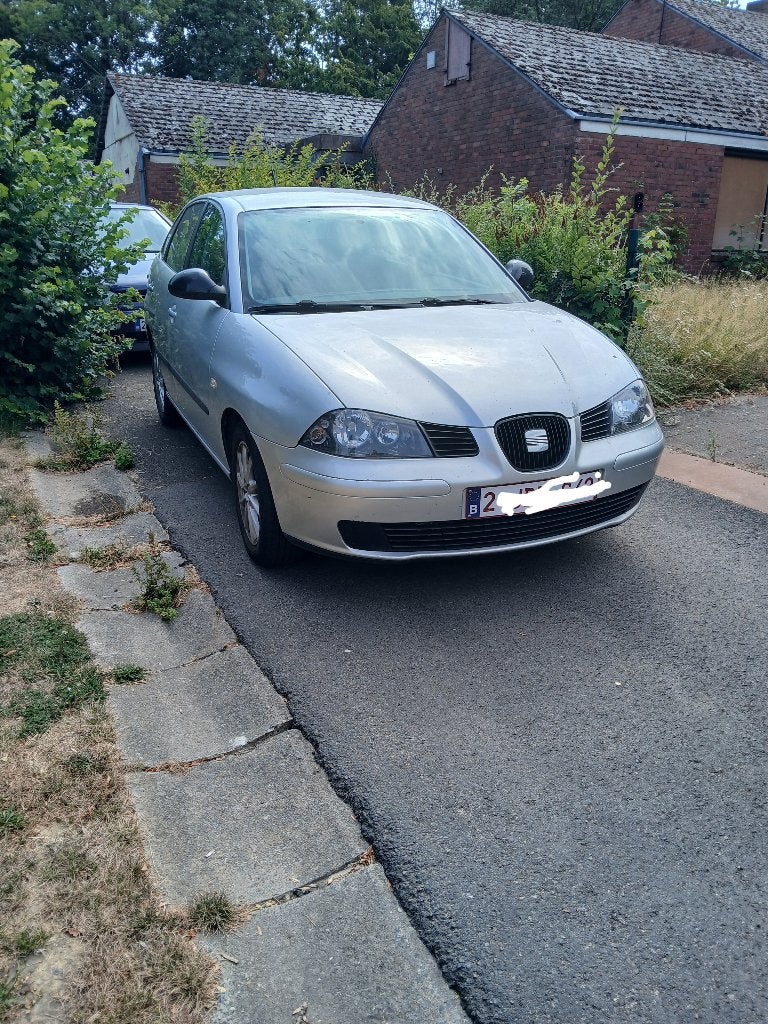 Seat ibiza 6l 1,4 tdi 80cv 158000km, Autos, Argent ou Gris, Achat, 980 kg, Entreprise