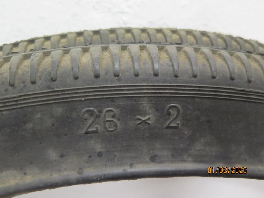 PNEUS CYCLOMOTEUR 26 X 2, Motos, Pièces | Oldtimers & Ancêtres, Enlèvement