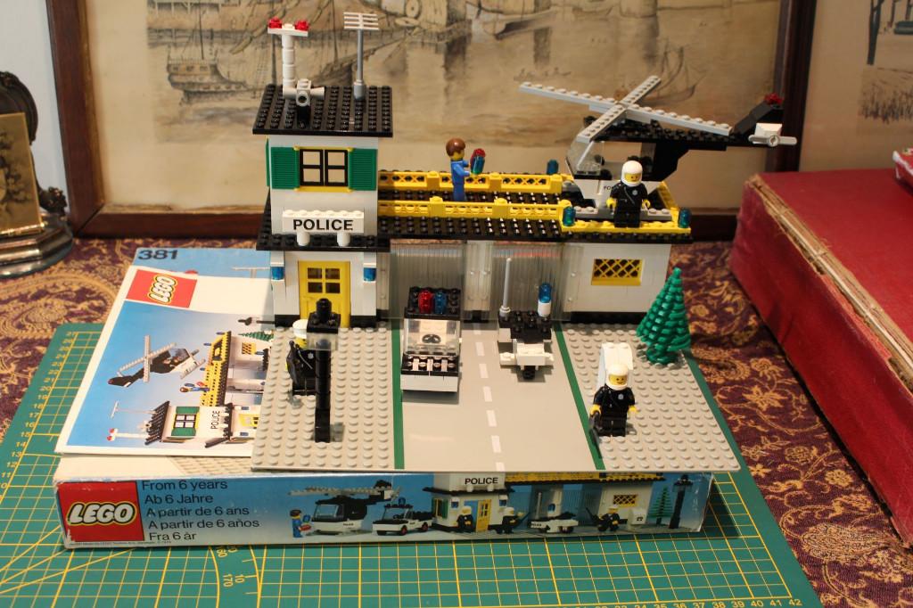 Police headquarters Lego set 381, Gebruikt, Lego, Ophalen of Verzenden, LEGOLAND