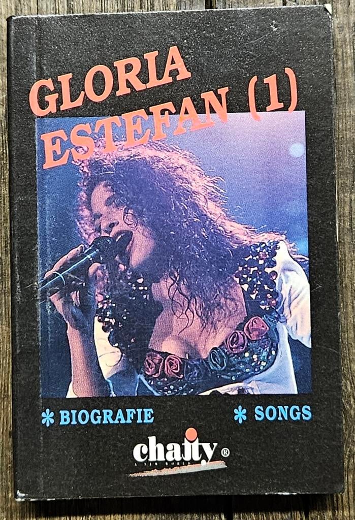 Gloria Estefan pocketboek Chatty
Deze afbeelding, Boeken, Ophalen of Verzenden