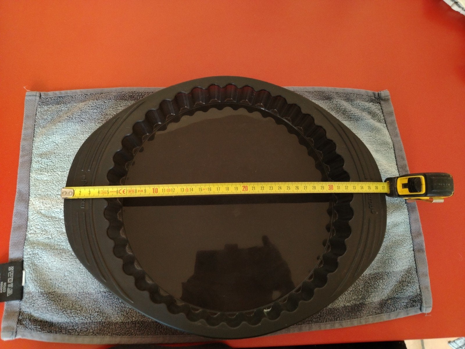 Moule Silicone pour grande Quiche  - utiliser une fois pas +, Enlèvement ou Envoi, Utilisé, Noir
