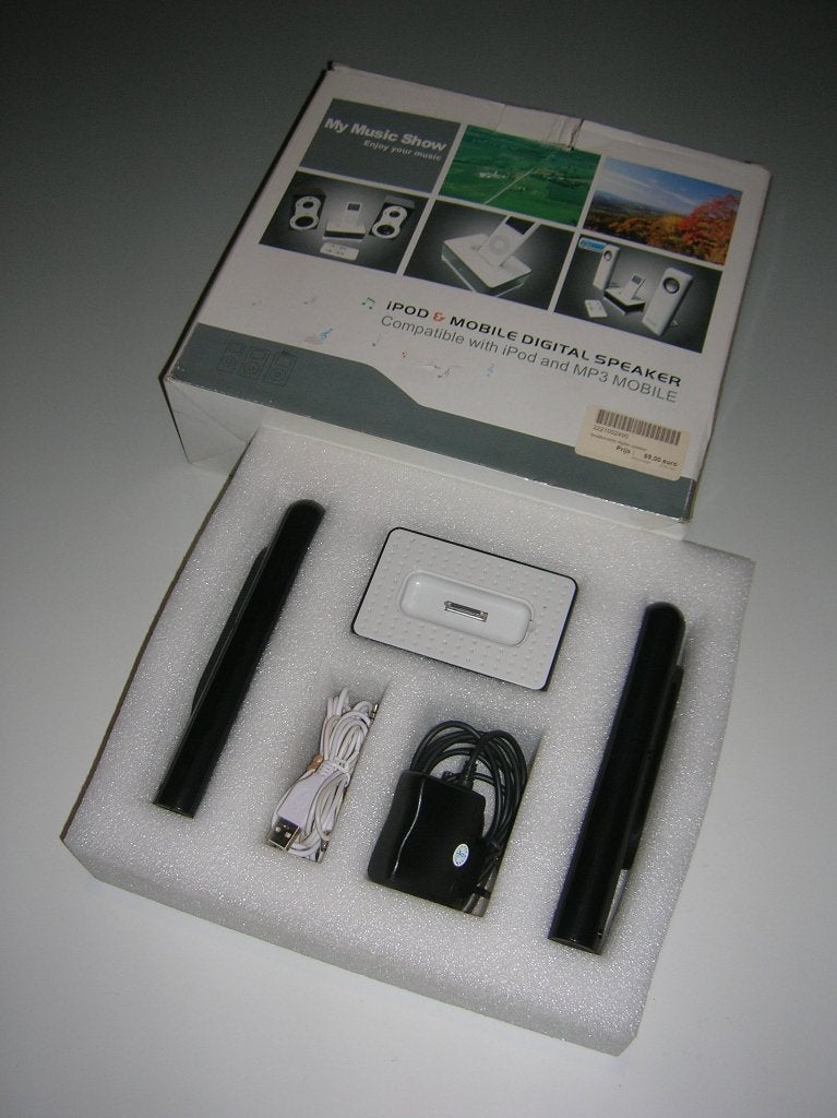 I pod & mobile speakers, Telecommunicatie, Ophalen, Zo goed als nieuw, Oplaadstation