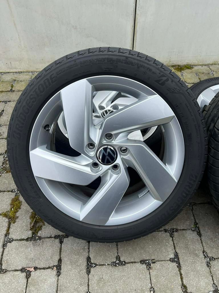 KIT D'ÉTÉ POUR VW GOLF 7 8 RICHMOND BRIDGESTONE 225/45/R17, Véhicule de tourisme, Pneus été, 17 pouces, Enlèvement