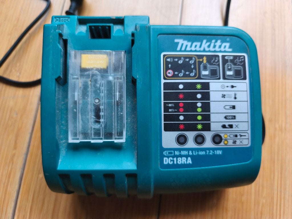 Chargeur makita, Enlèvement, Utilisé