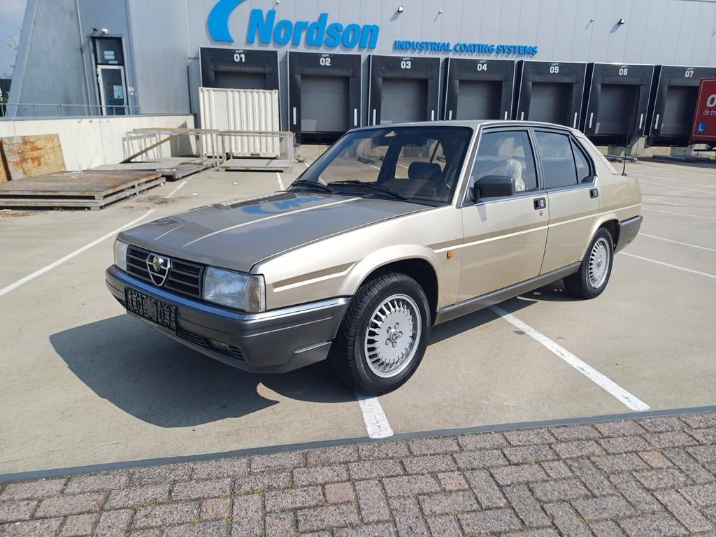 alfa romeo 90 2500cc v6, Autos, Euro 2, Achat, Boîte manuelle, Bleu