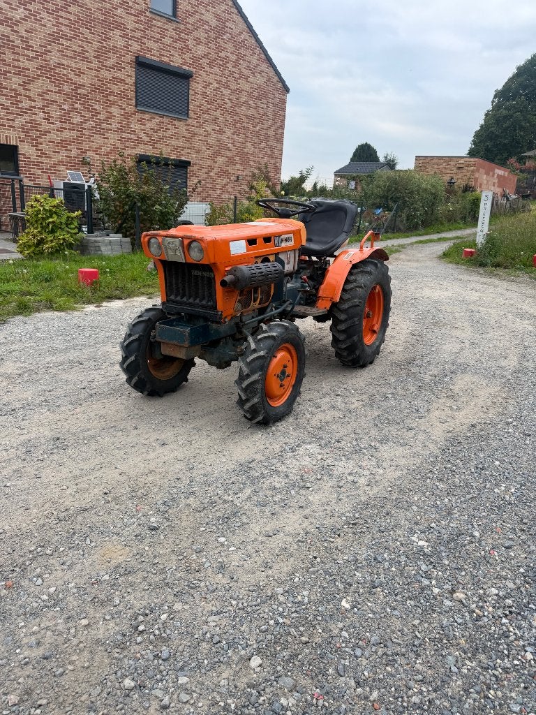 prachtige Kubota b7001 18pk 3cil 4x4 hydro priezen trekhaak!, Ophalen of Verzenden