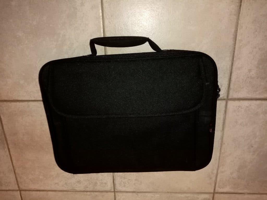 mooie laptoptas 17", Computers en Software, Ophalen, 17 inch of meer, Zo goed als nieuw, Laptophoes