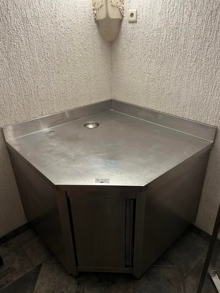 Matériaux d'accueil, toutes sortes de produits en stock, Mobilier, Inox / unox, Enlèvement, Utilisé